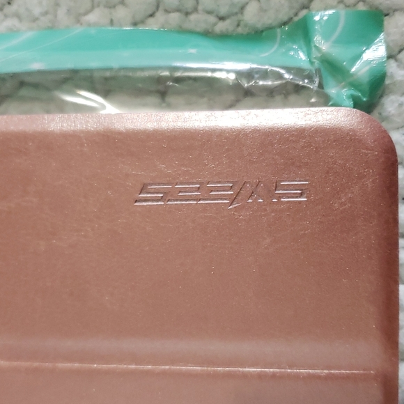 Swees Table Case - Picture 2 of 8